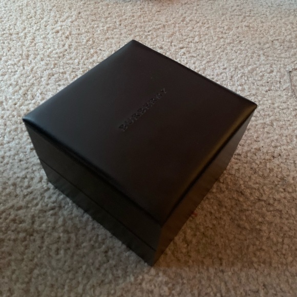 Burberry watch case - Picture 3 of 5